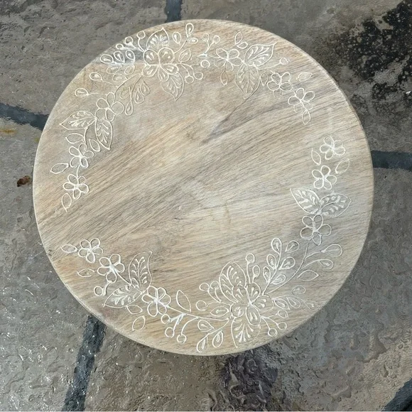 Elegant Wooden Decorative Plate - Picture 9 of 9